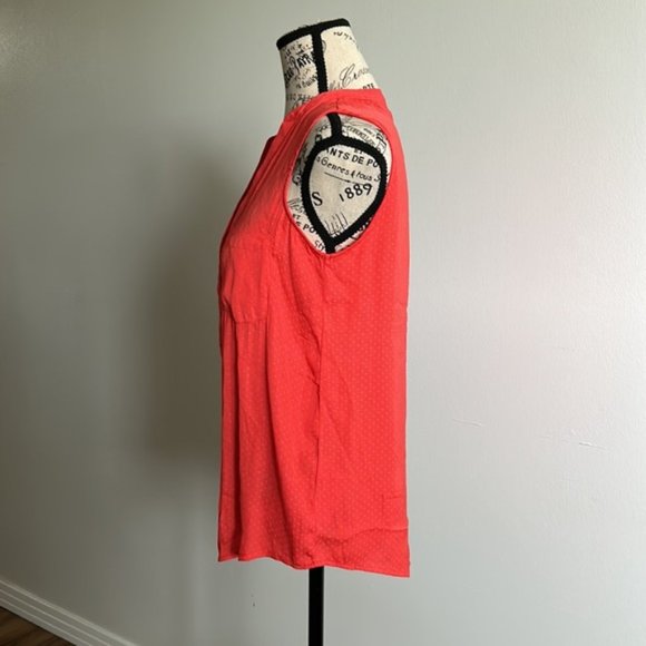 NWT stradivarius sleeveless four frontal button top size Small - Picture 2 of 4